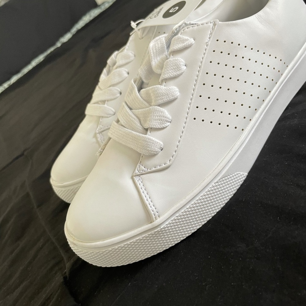 COPY - White tennis shoes - Picture 8 of 10